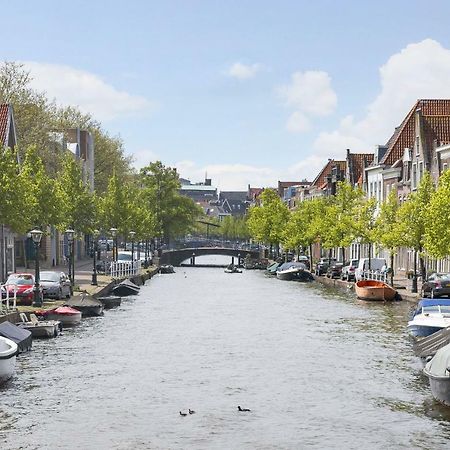 Tiny Monumental House In Down Town Leiden Apartment Exterior photo